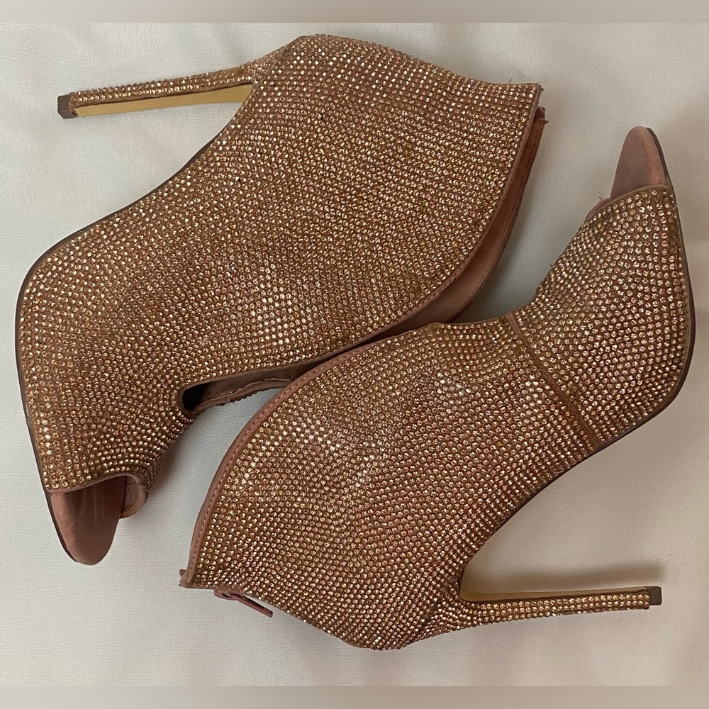 Elegant Rhinestone-Embellished Rose Gold Heels